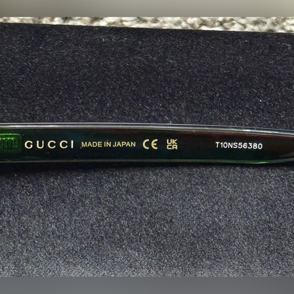 Gucci Women's black square sunglasses, New - Picture 8 of 10